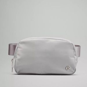 Lululemon everywhere belt bag silver drop